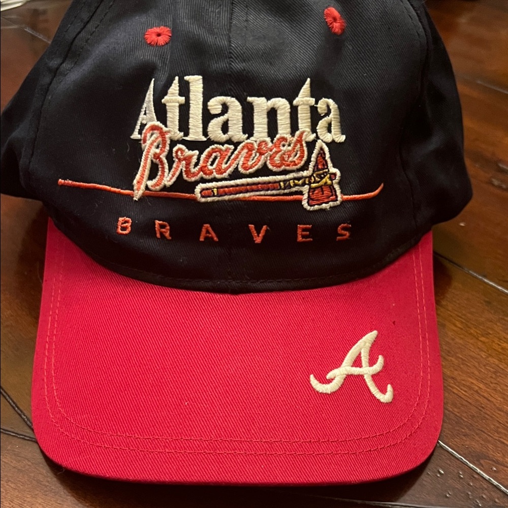 Vintage Atlanta Braves Black and Red Baseball Cap NWOT